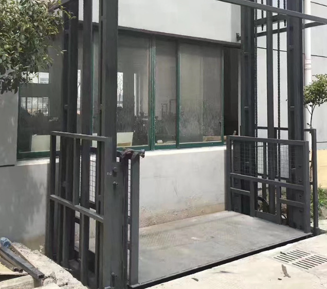 什运乡导轨式施工升降机助力民生工程提速增效